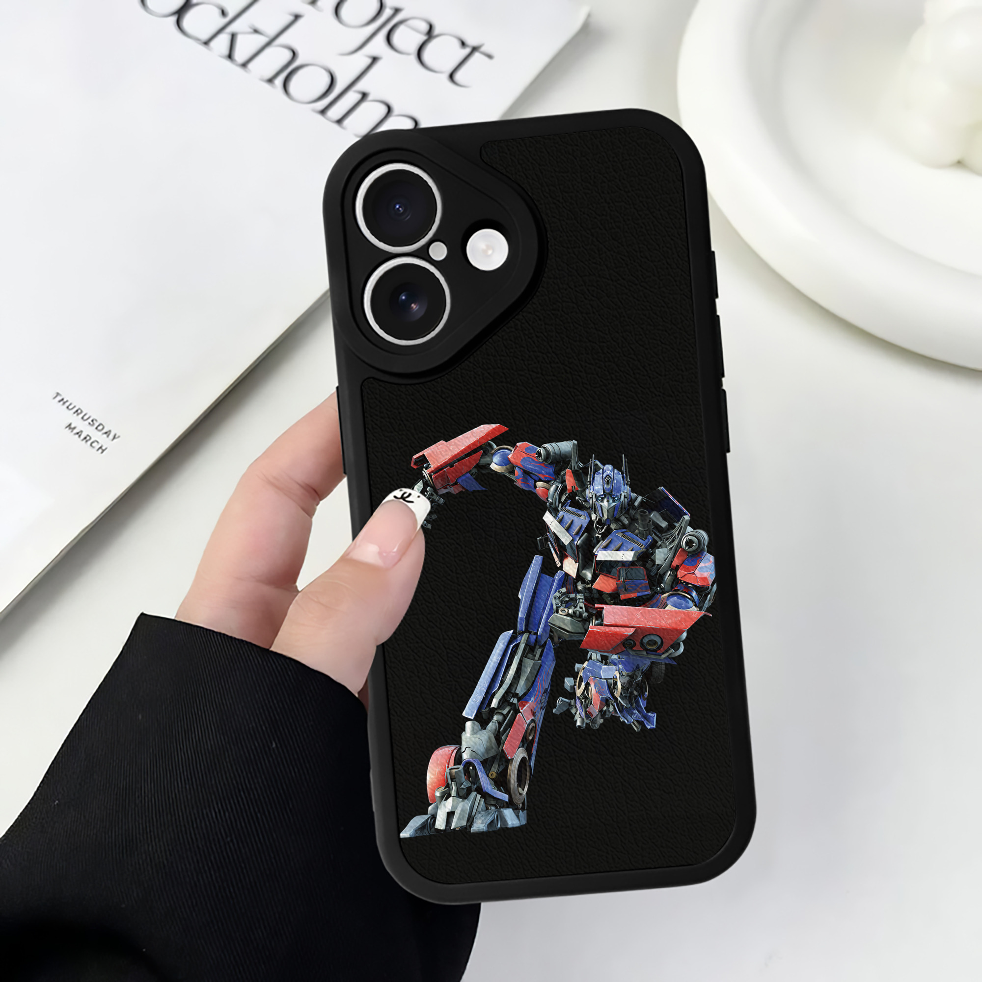 （画像用） Transformers トランスフォーマー 【iPhone 16シリーズ対応】シリコンスマホケース（レザー調） 材質：シリコン